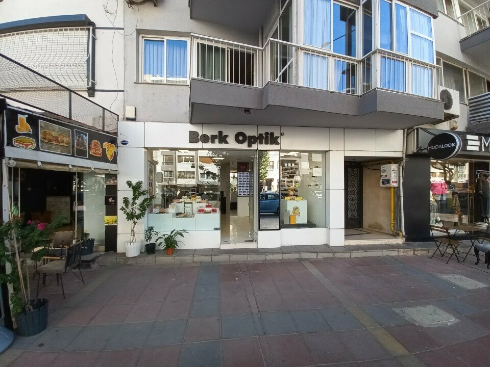 Opticial store Berk Optik, Izmir, photo