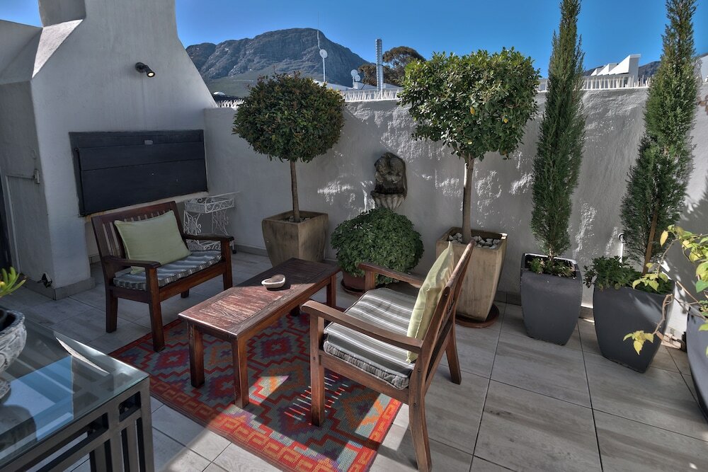 Фото Los Olivos at The Yard