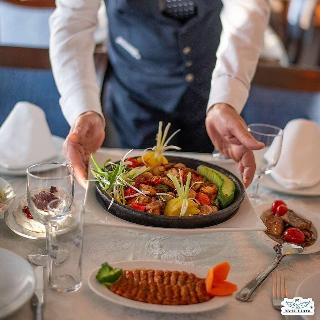 مطعم Veli̇ Usta ، إزمير، صورة