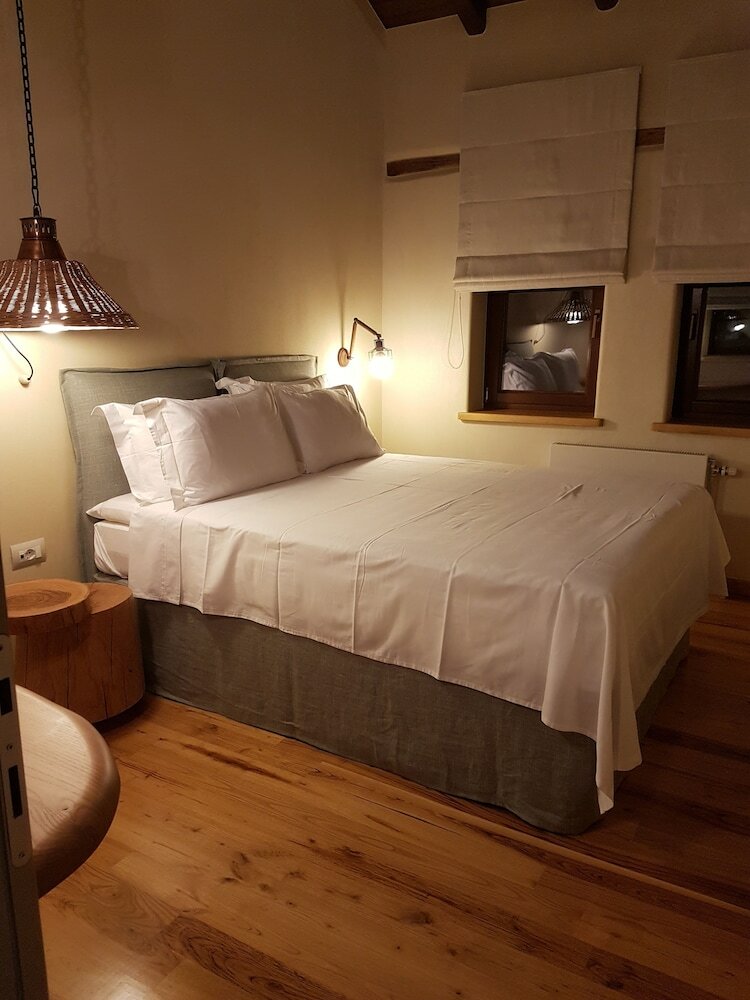 Фото To Stefani tis Makrinas