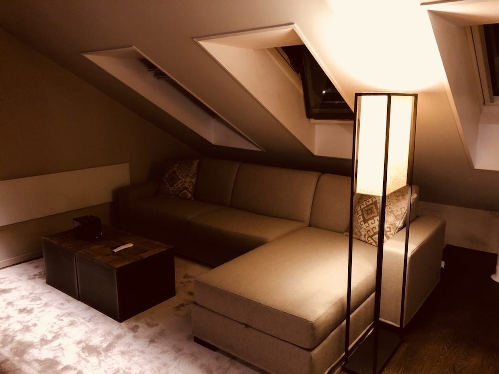 Фото Airhome Limmatquai River View Apartment