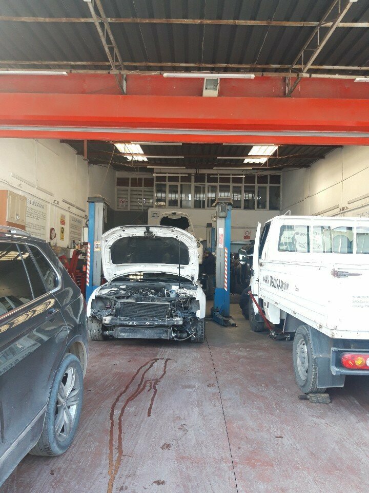 Car dealership Ipek Automotive, Izmir, photo