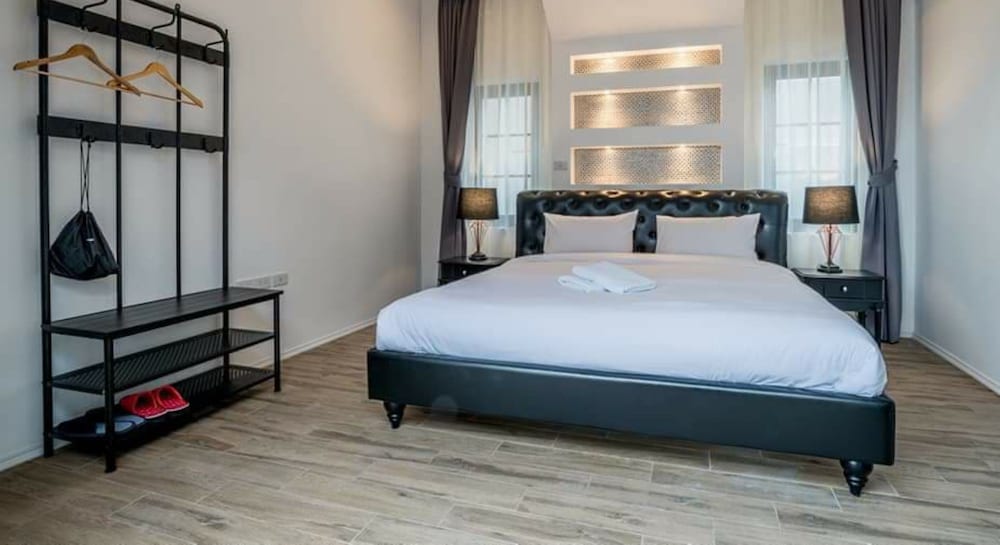 Фото J Pool Villa Huahin