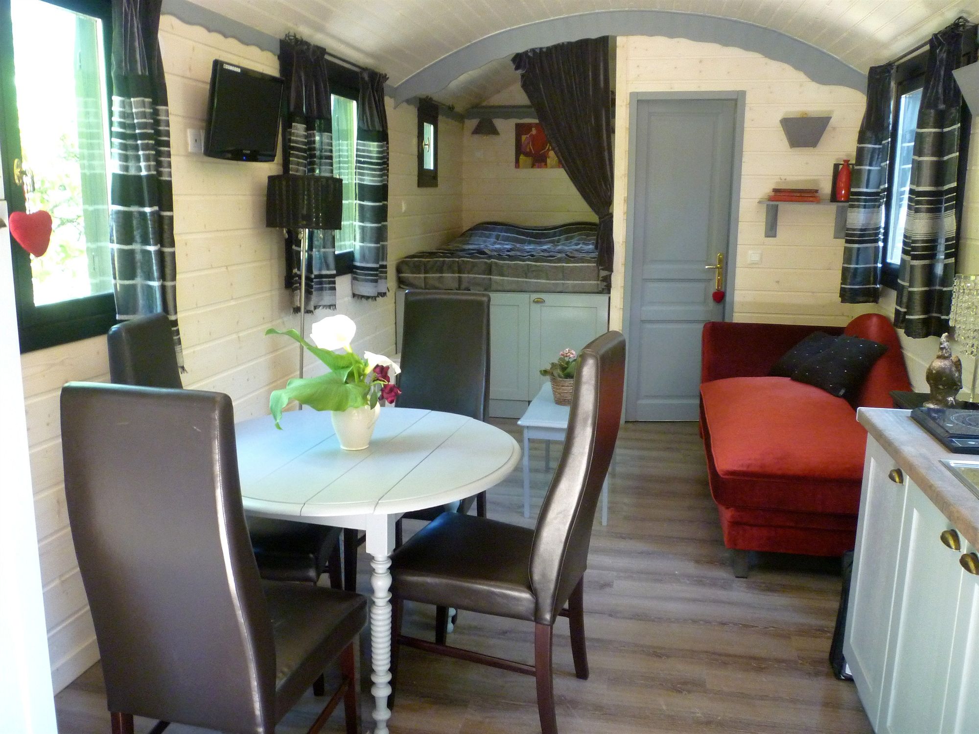 Фото 43223975157