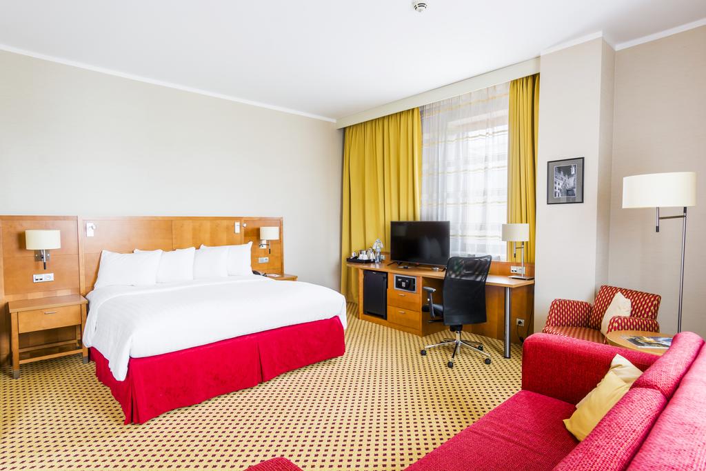 Фото Courtyard by Marriott Pilsen