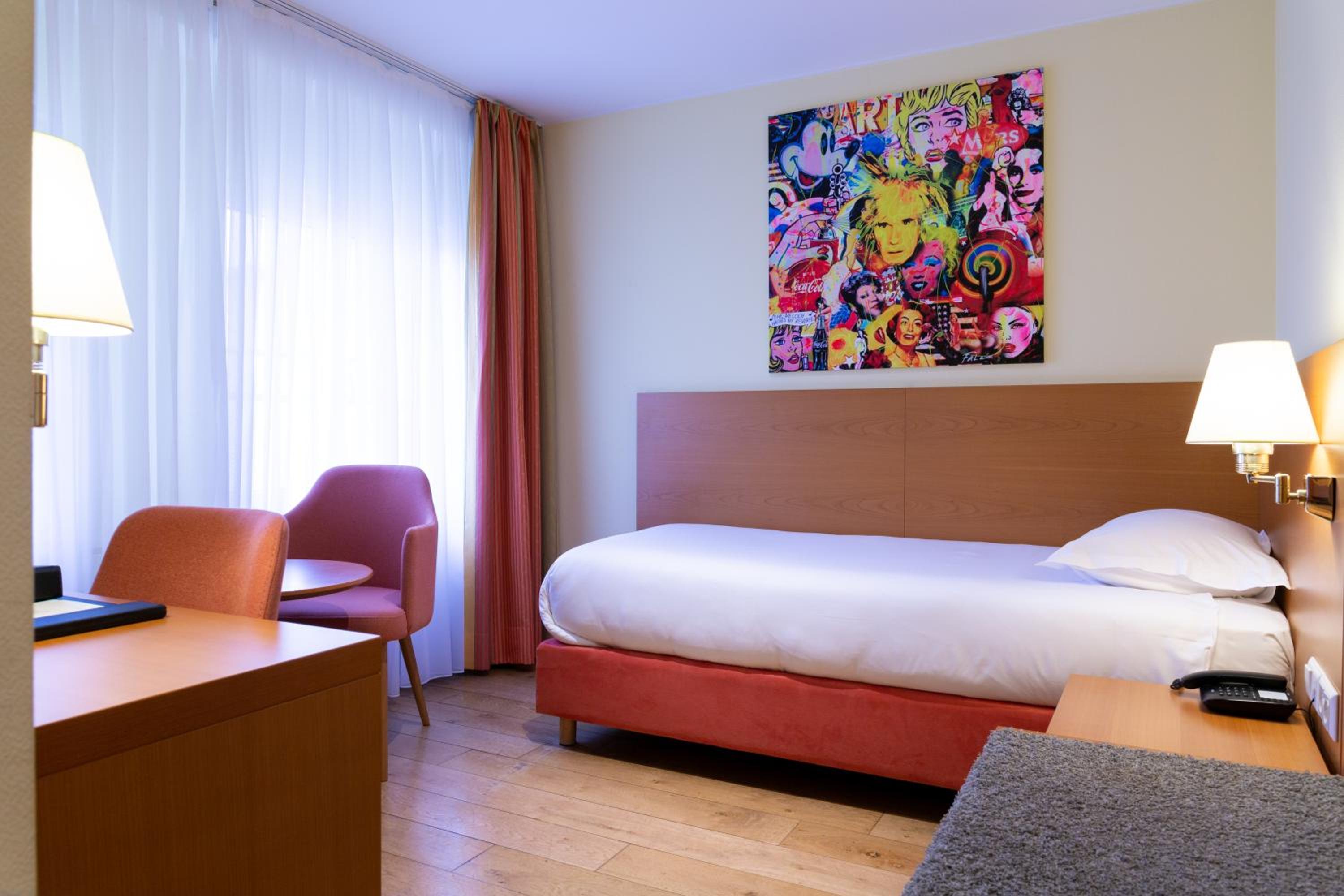 Фото Hôtel Perrin