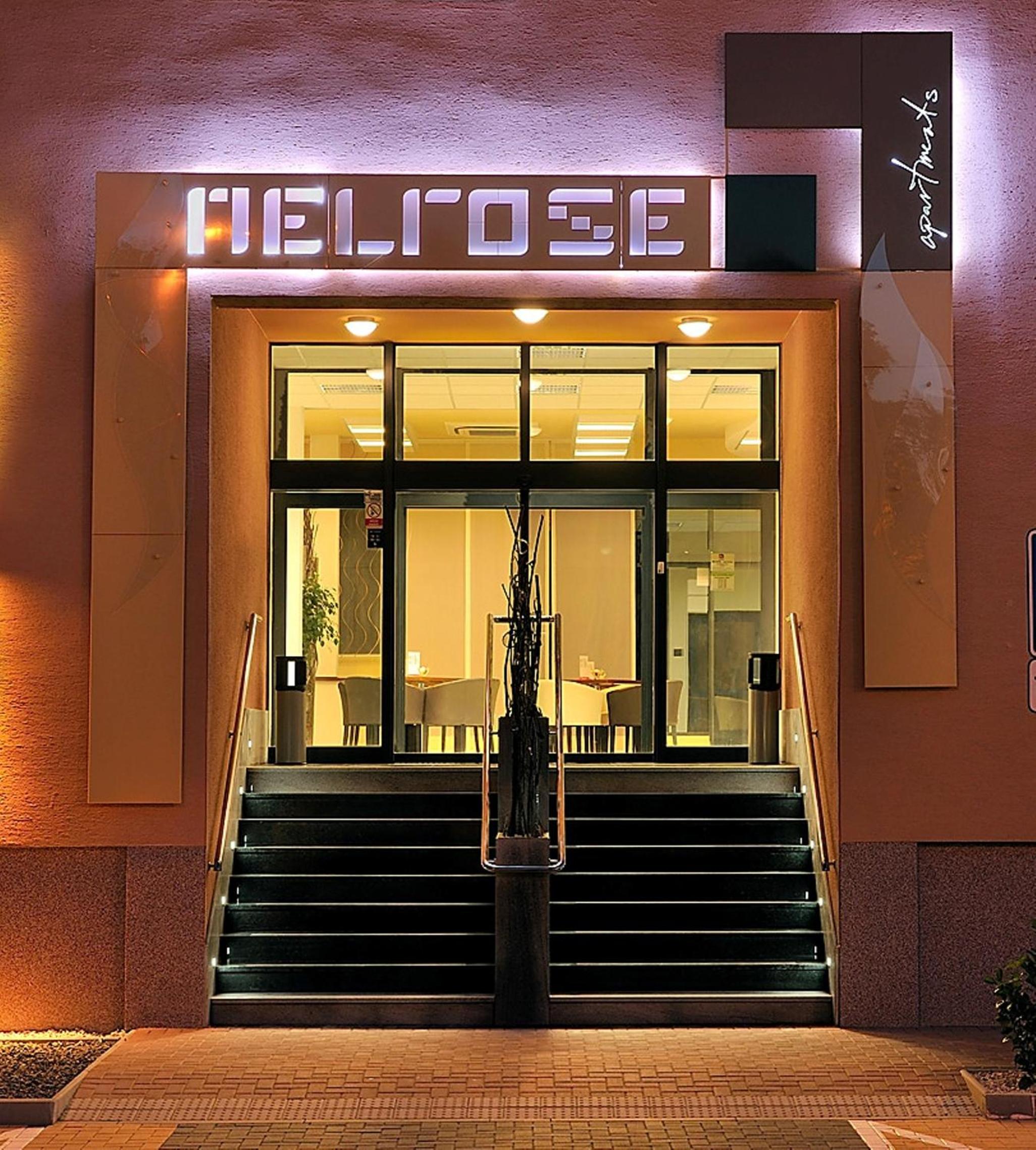 Фото Melrose Apartments 2