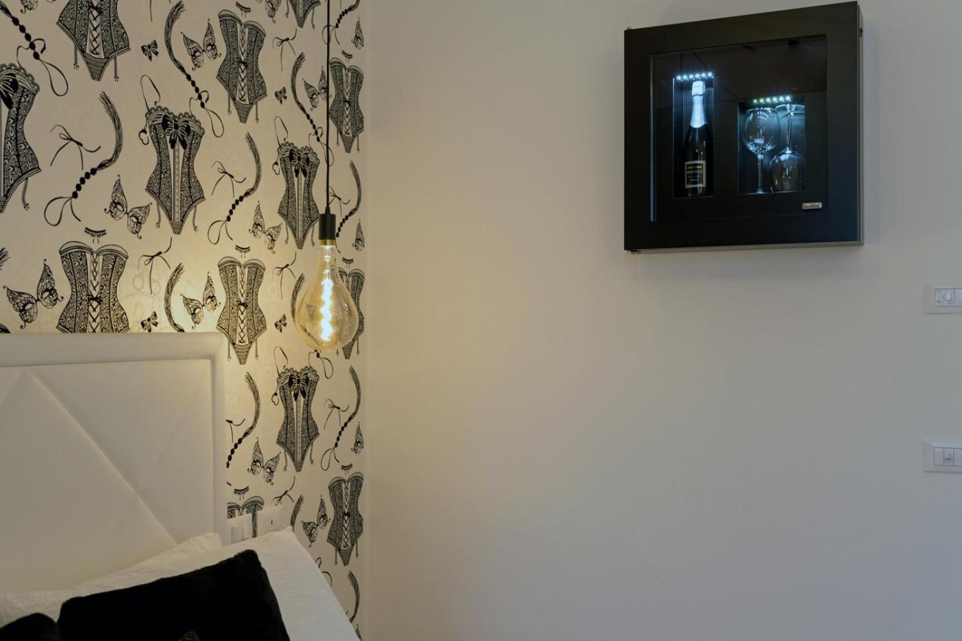 Фото Lainez Rooms & Suites