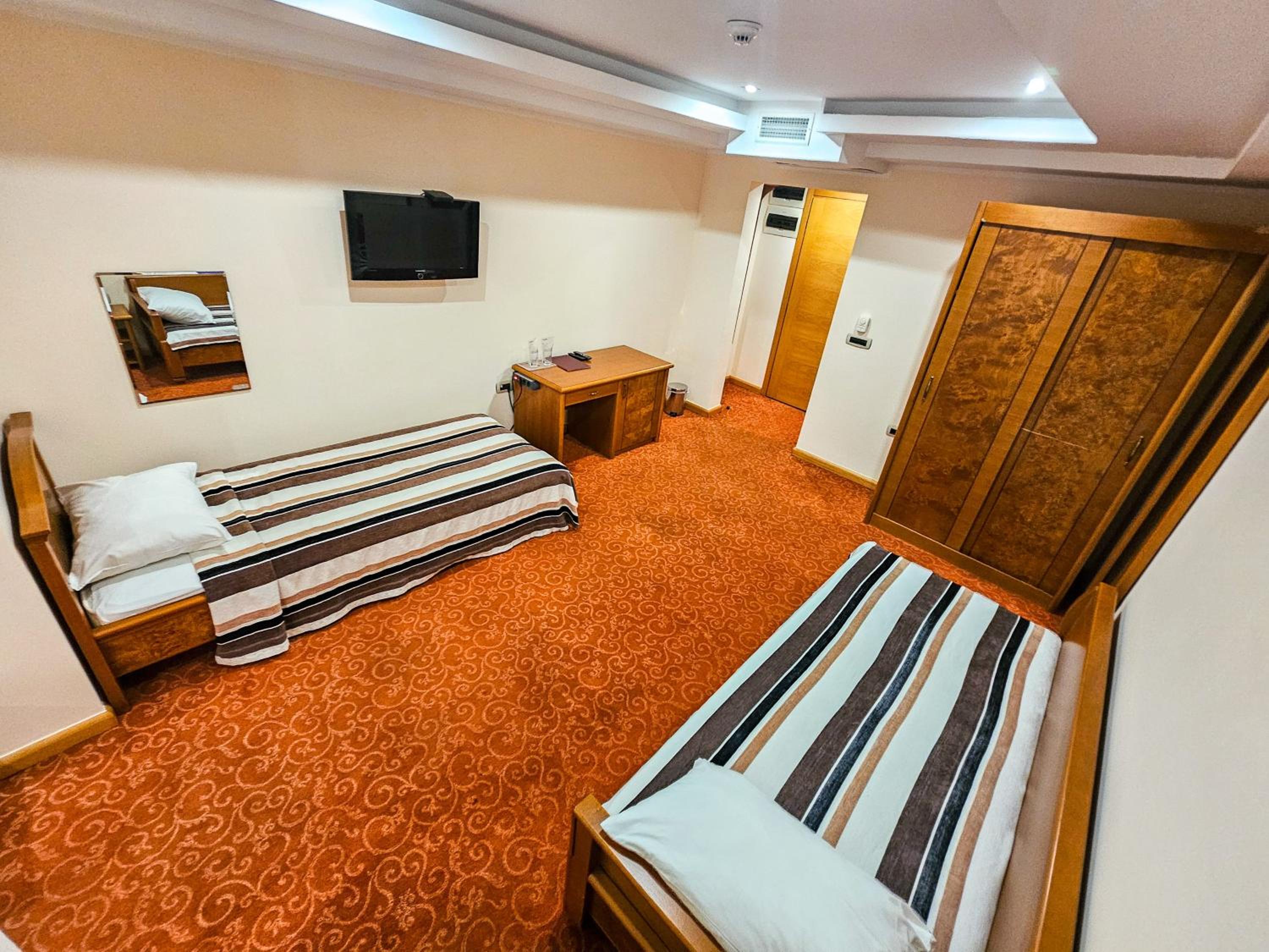 Фото Hotel BaMBiS