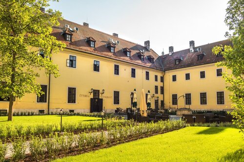 Гостиница Klastrom Hotel в Дьёре