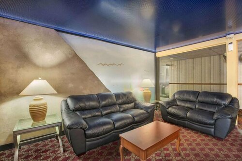 Гостиница Super 8 by Wyndham West Haven в Нью-Хейвене