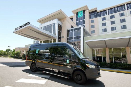 Гостиница Embassy Suites Newark Airport в Элизабет