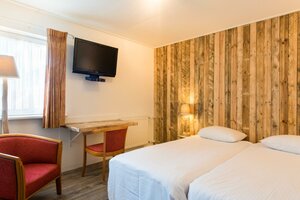 Paping Hotel & SPA by Flow (Stationsweg, 29), hotel