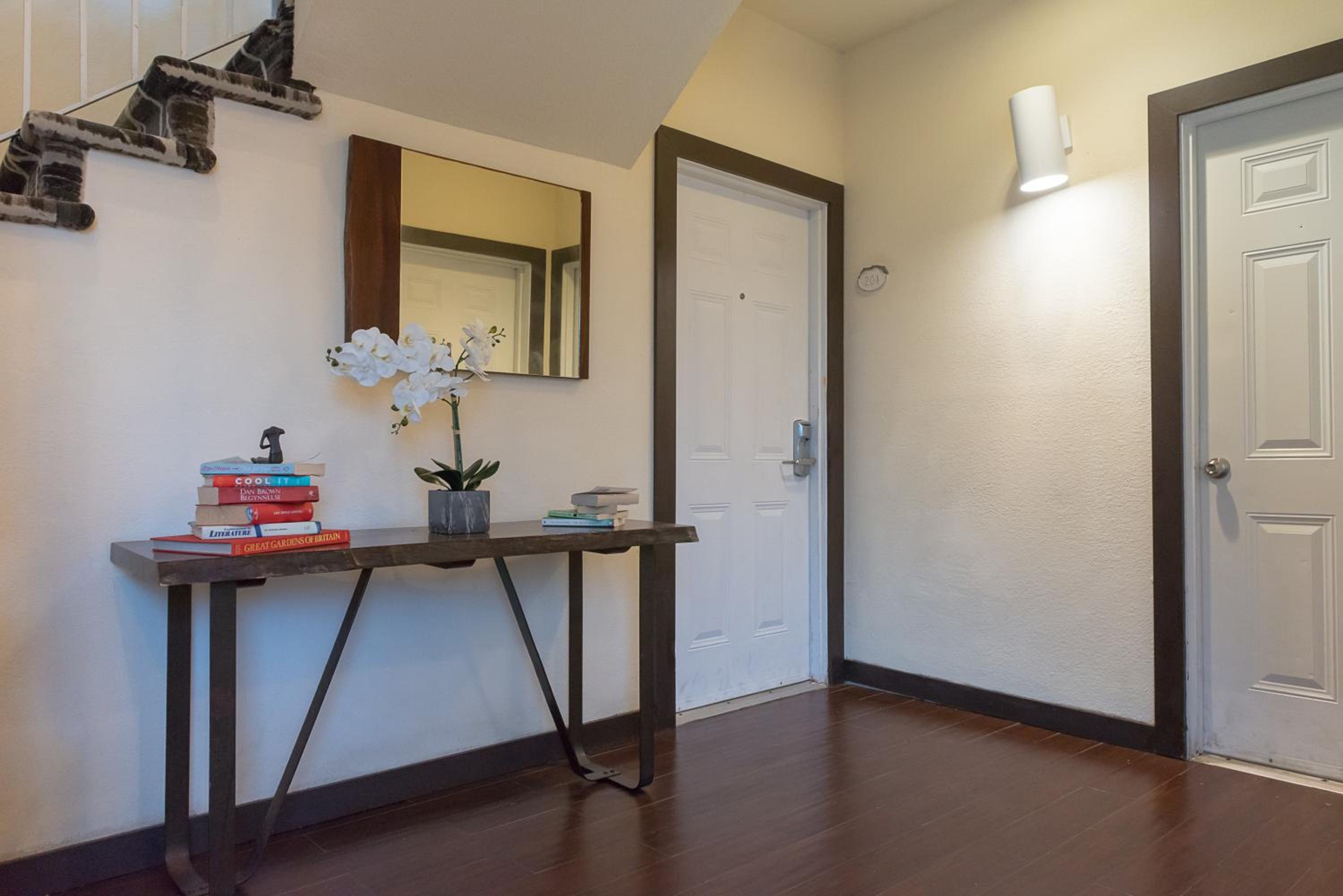 Фото Tradewinds Apartment Hotel, a South Beach Group Hotel