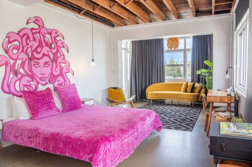 Гостиница The Pink Hotel Coolangatta