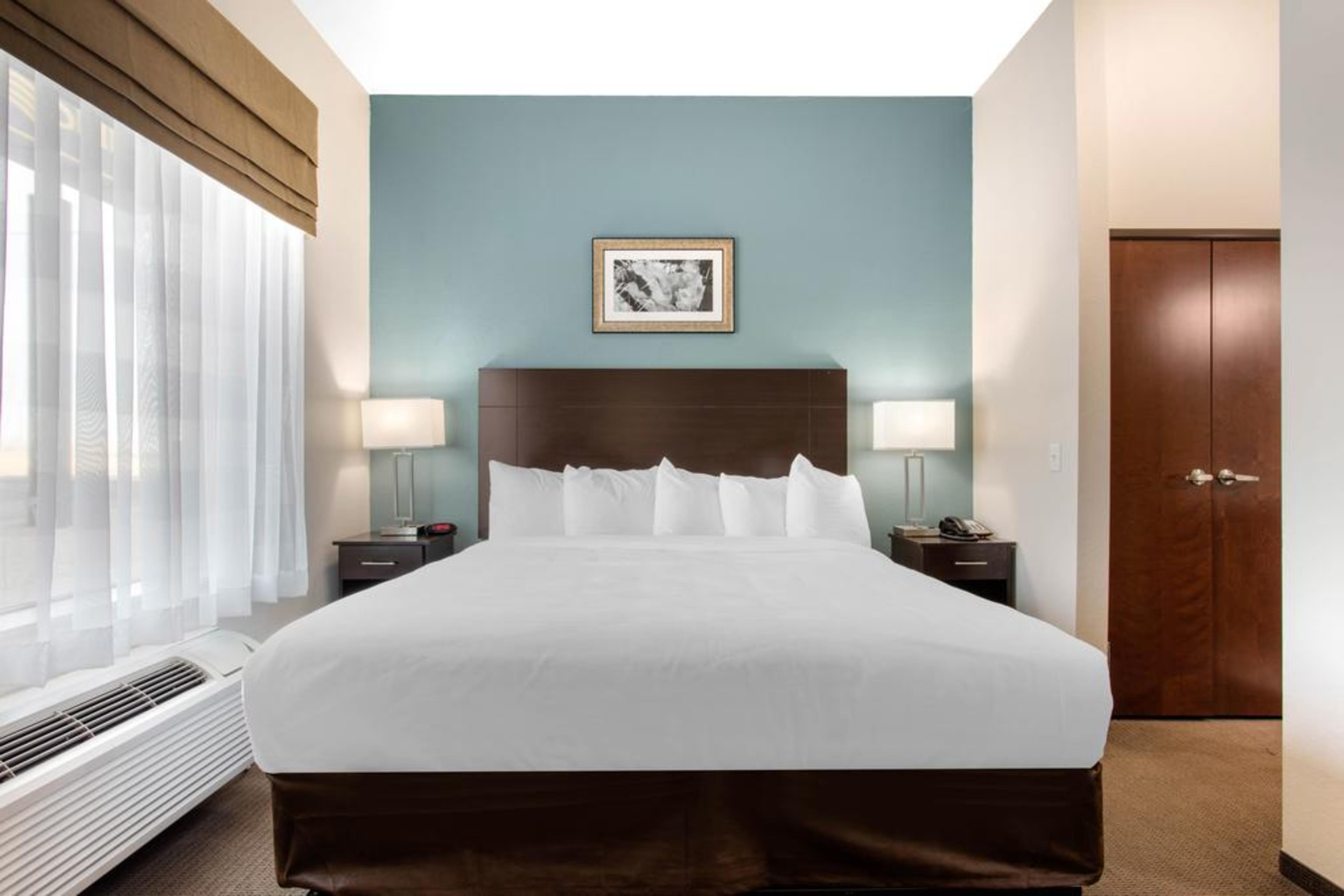 Фото Mainstay Suites