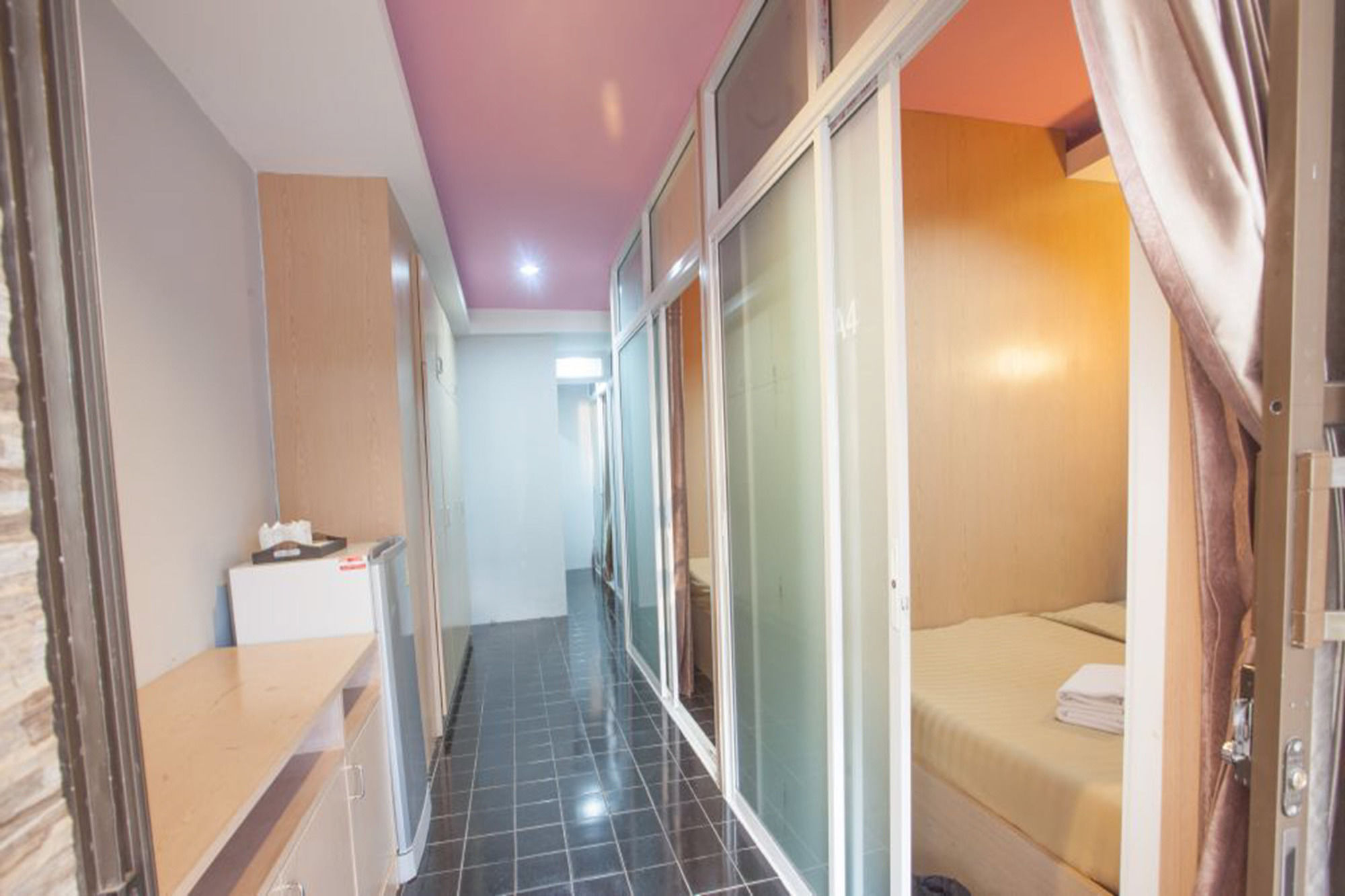 Фото Home Place Hotel