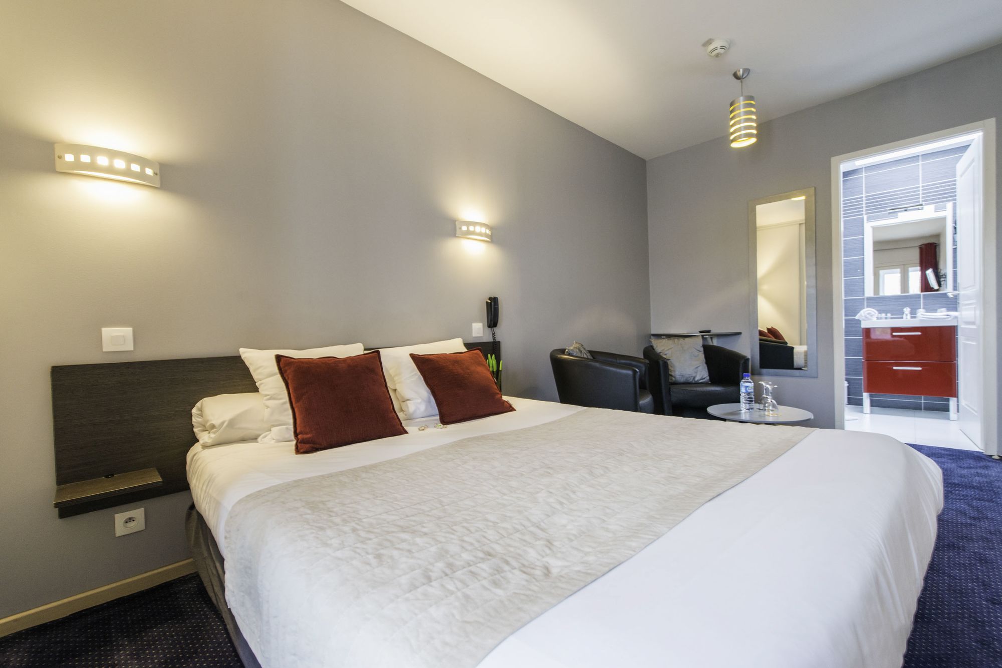 Фото Un Hôtel sur le Port