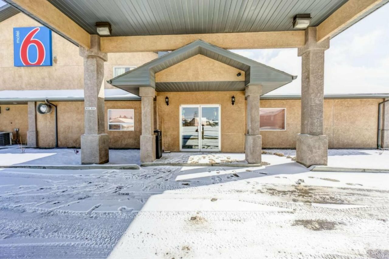 Фото Motel 6 Innisfail Ab