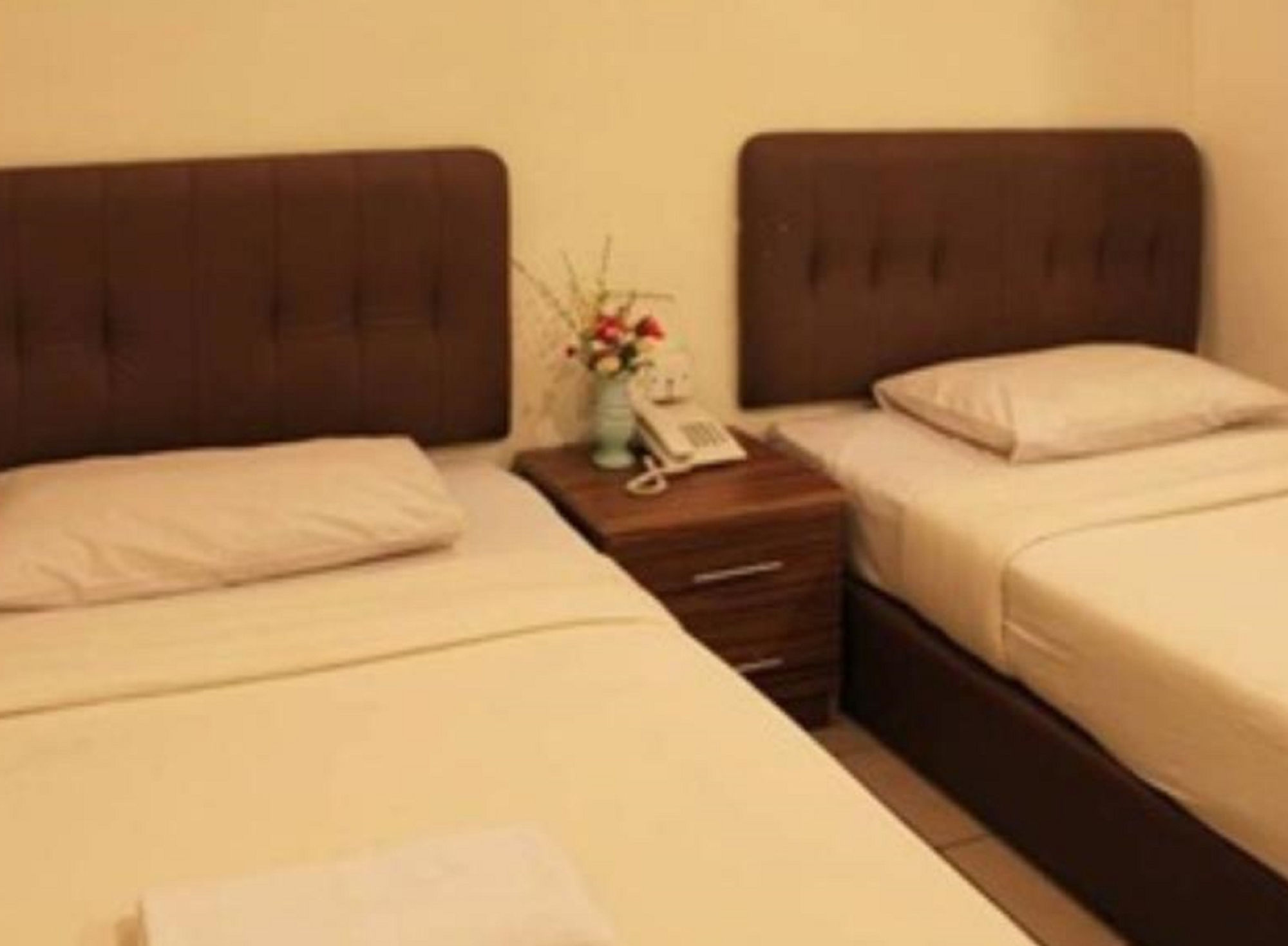 Фото One Hotel Sadong Jaya