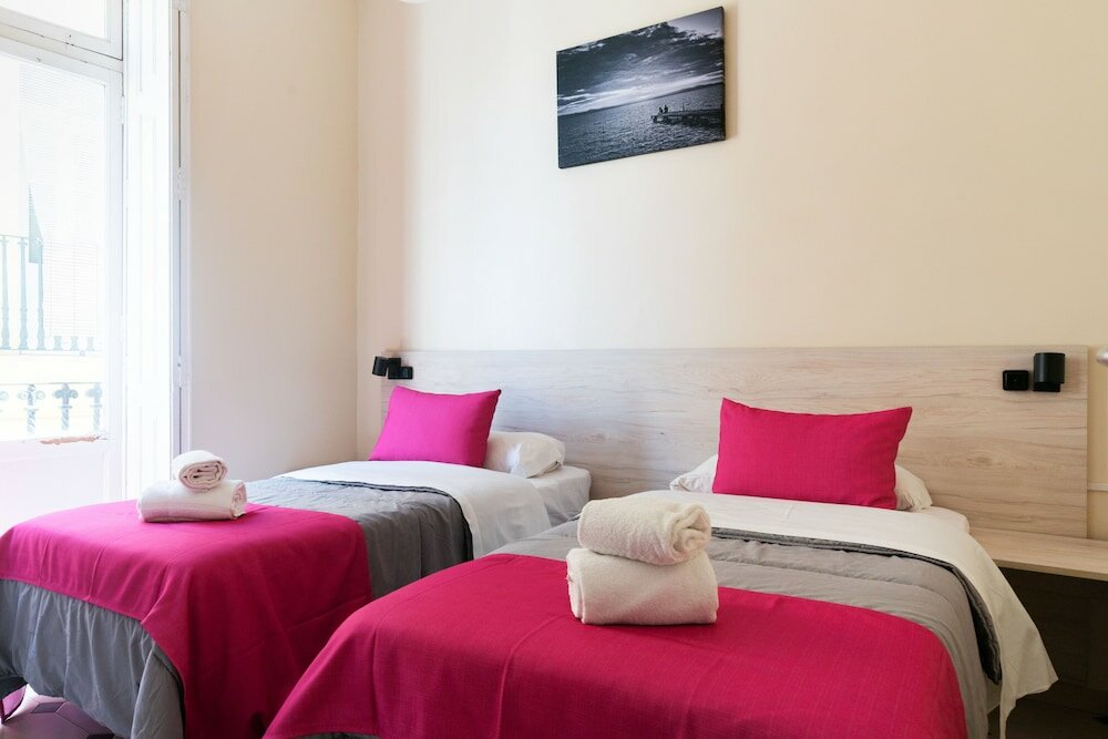 Фото Red Nest Hostel Valencia