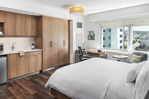 Гостиница Element Calgary Airport