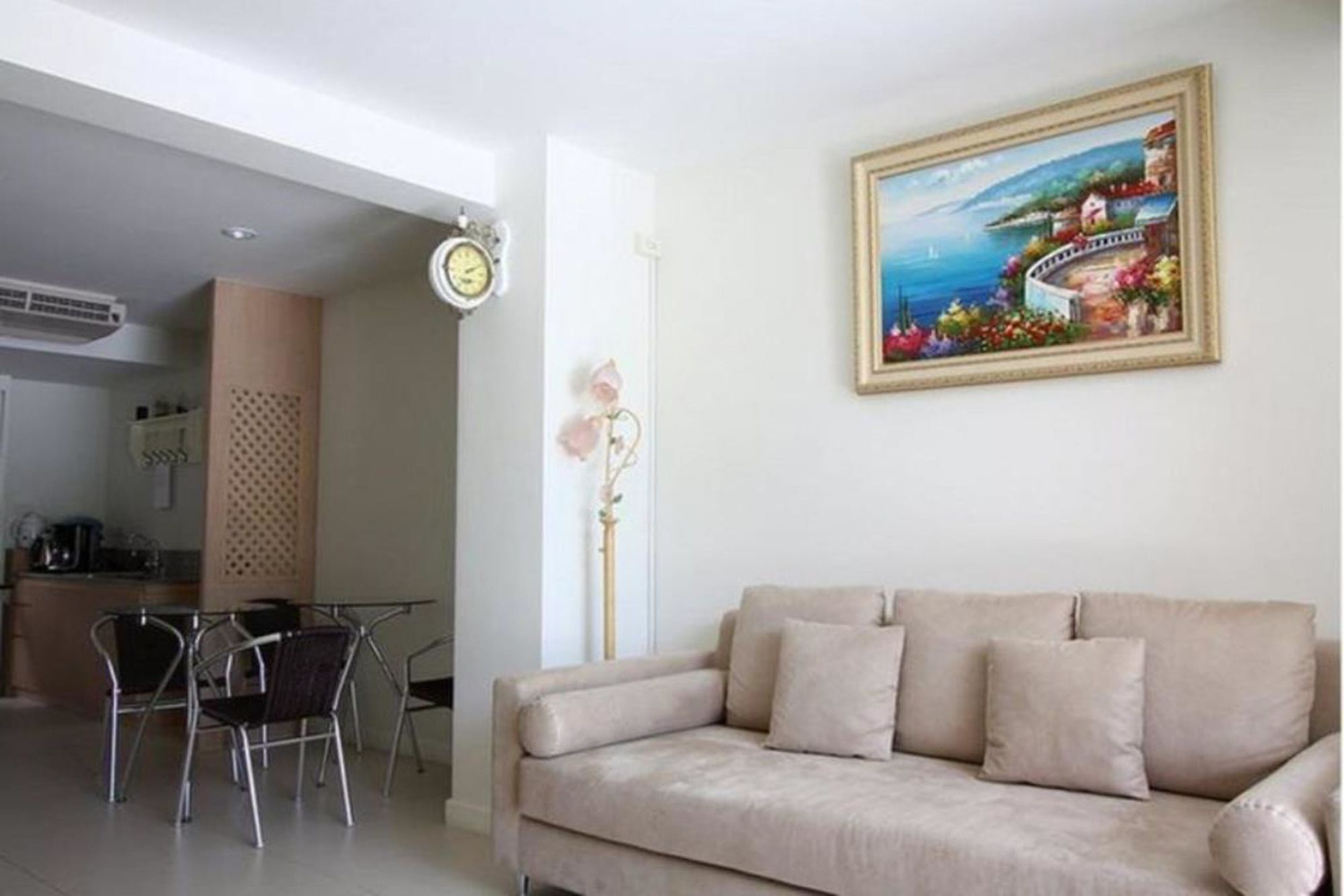 Фото Baan Sea Talay Service Apartment