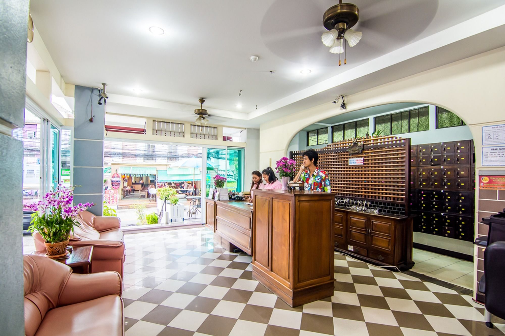 Фото Sutus Court 1