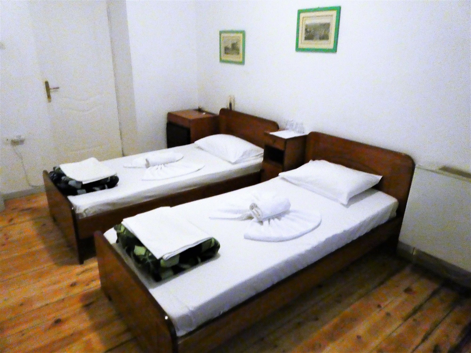 Фото Fivos Hotel - Hostel