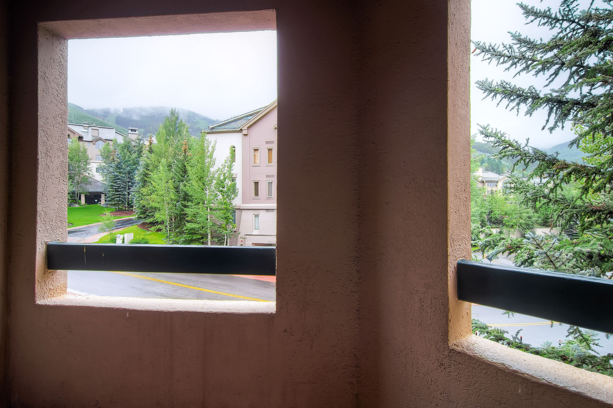 Фото Kiva Lodge by East West Hospitality