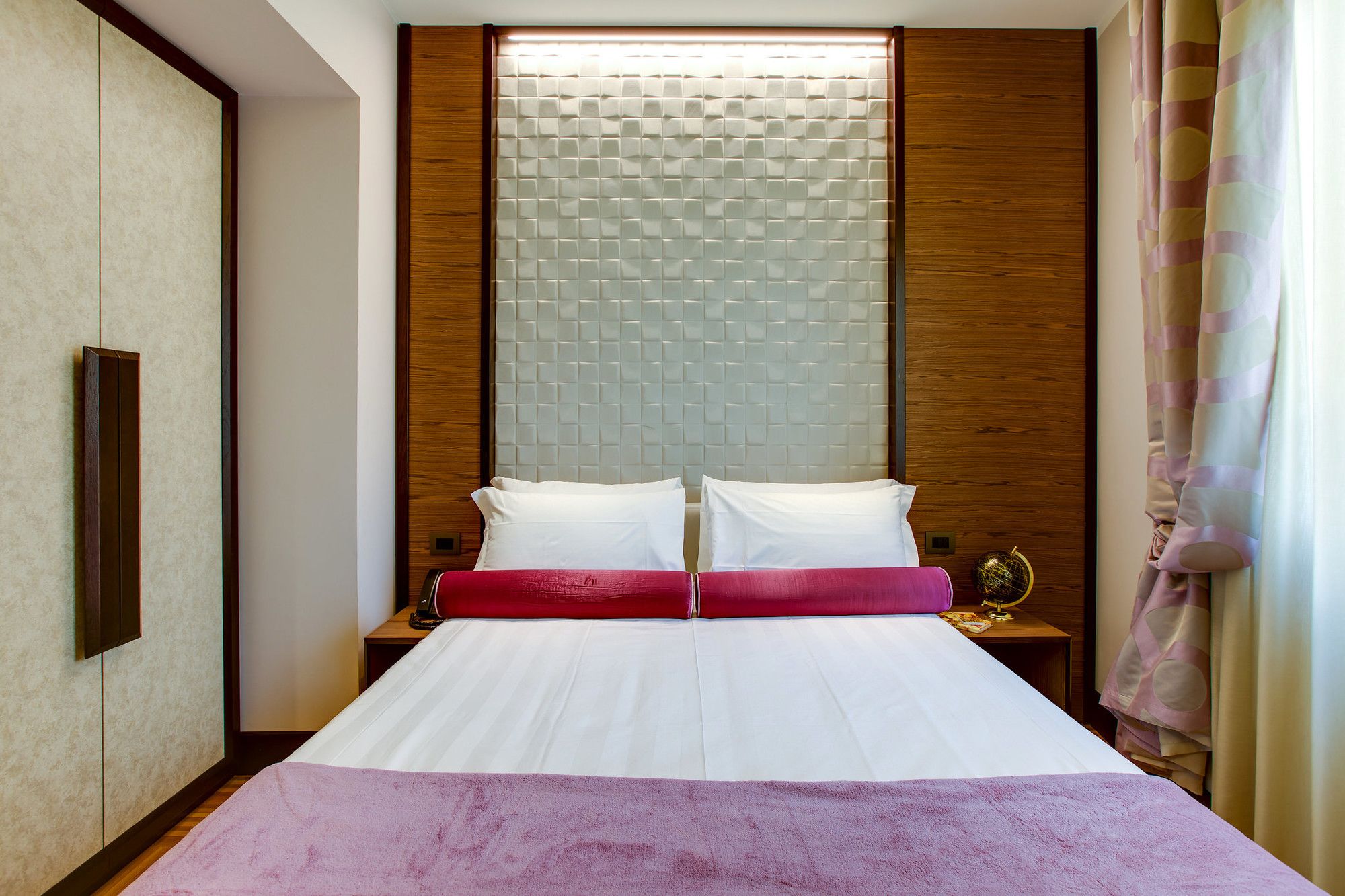 Фото Solo Experience Hotel