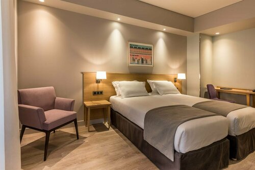 Гостиница Hotel Le Magellan  в Париже