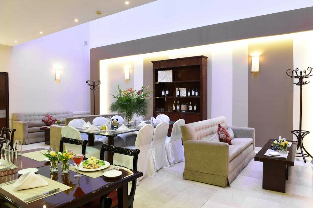 Фото Argenta Tower Hotel & Suites