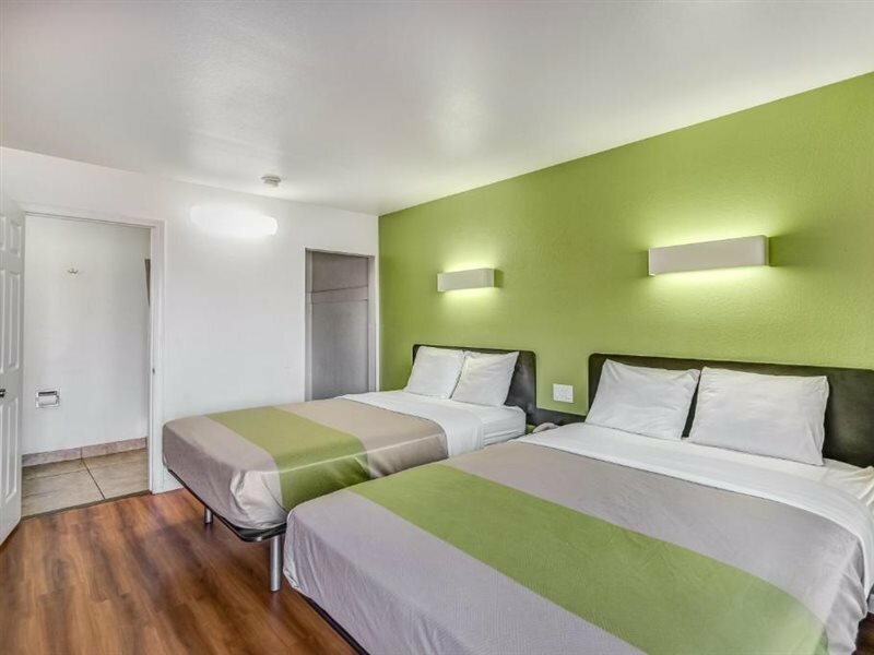 Фото Motel 6 Visalia, Ca