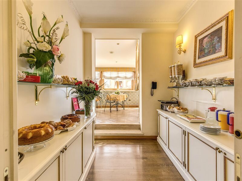 Фото Hotel La Lumiere di Piazza di Spagna