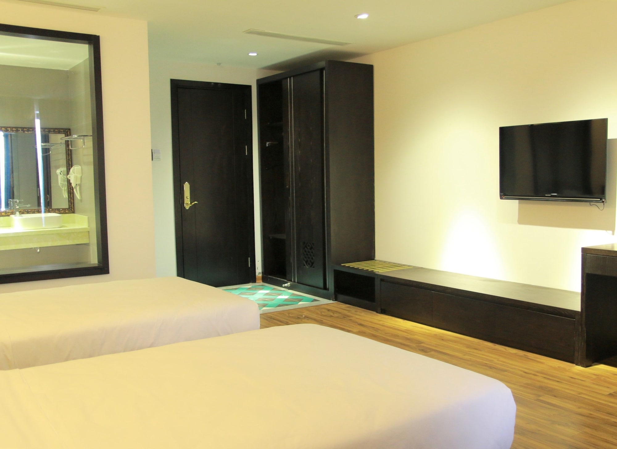 Фото Nostalgia Ds Hotel