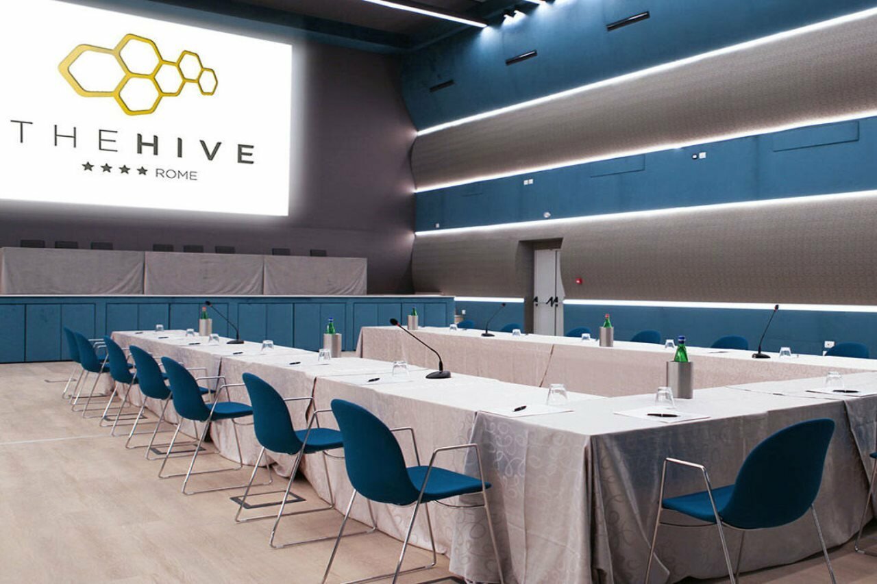 Фото The Hive Hotel