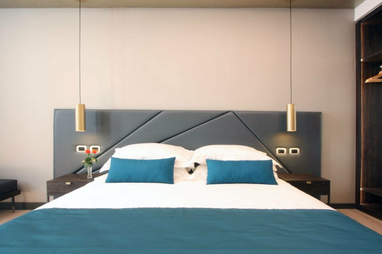 Фото The Hive Hotel