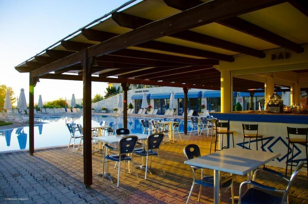 Фото Отель Liberatos Village