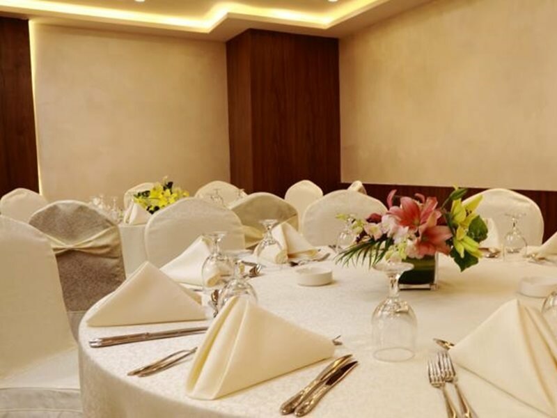 Фото Seven Roses Hotel