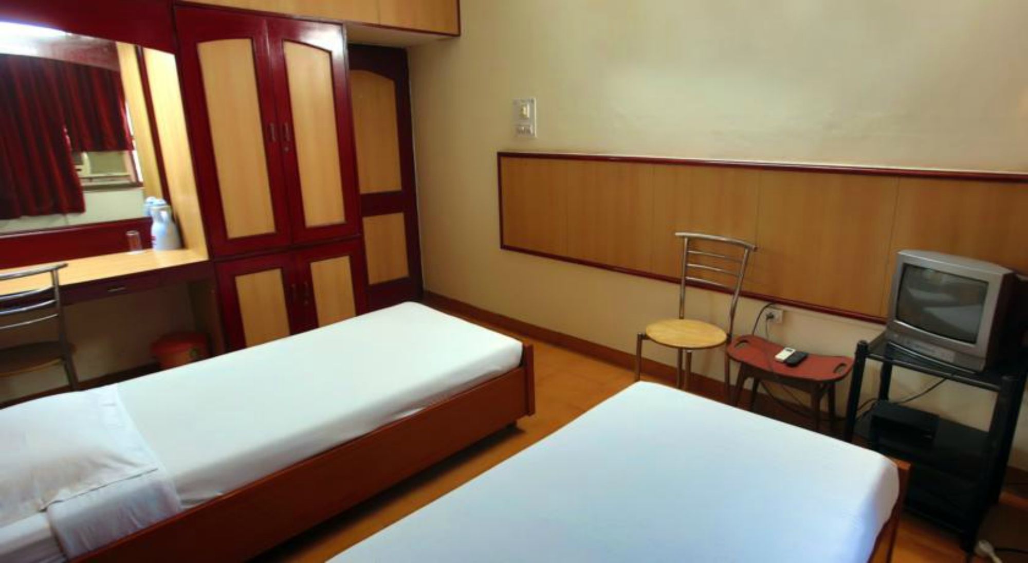 Фото Ymca Tourist Hostel