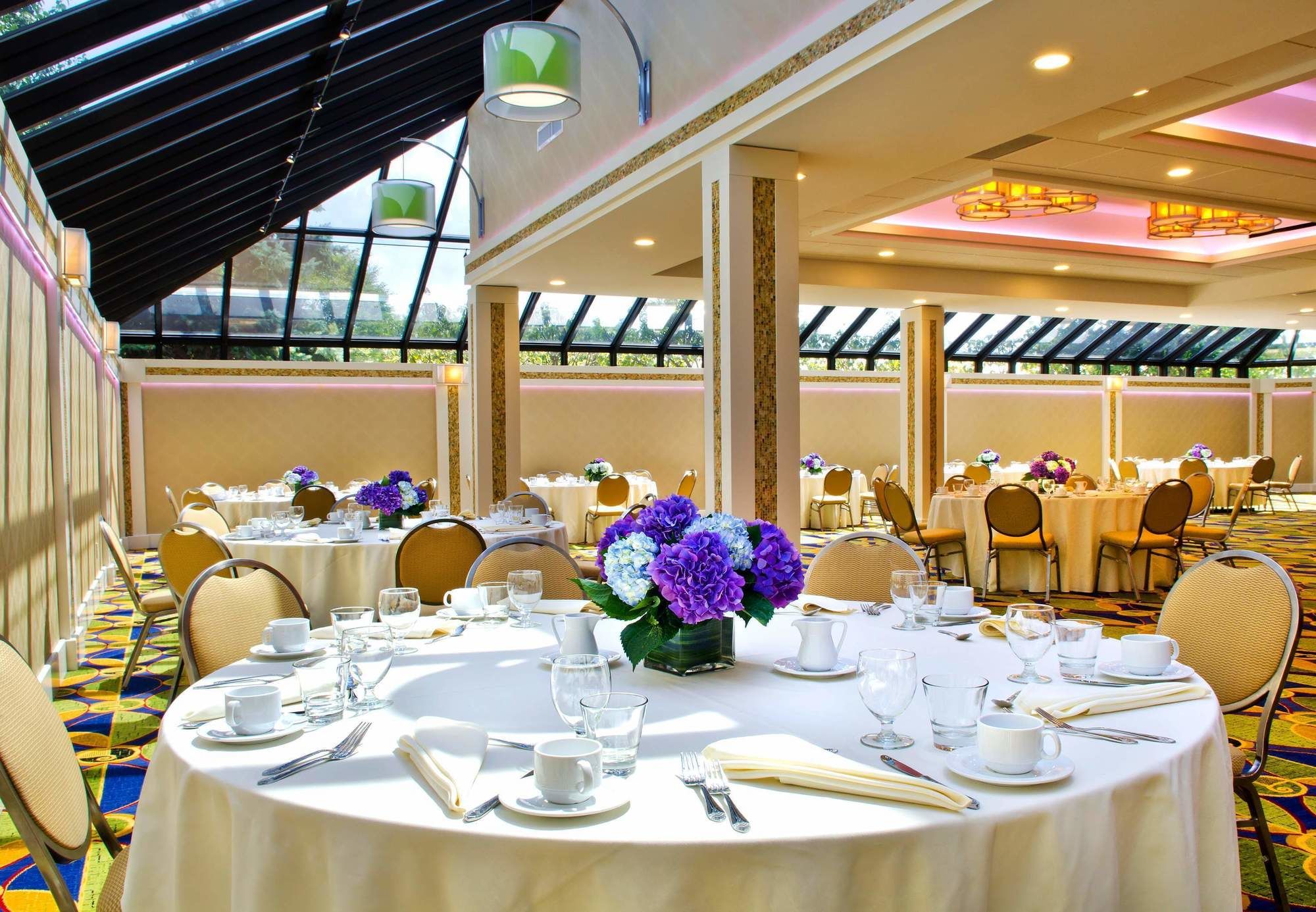 Фото Long Island Marriott