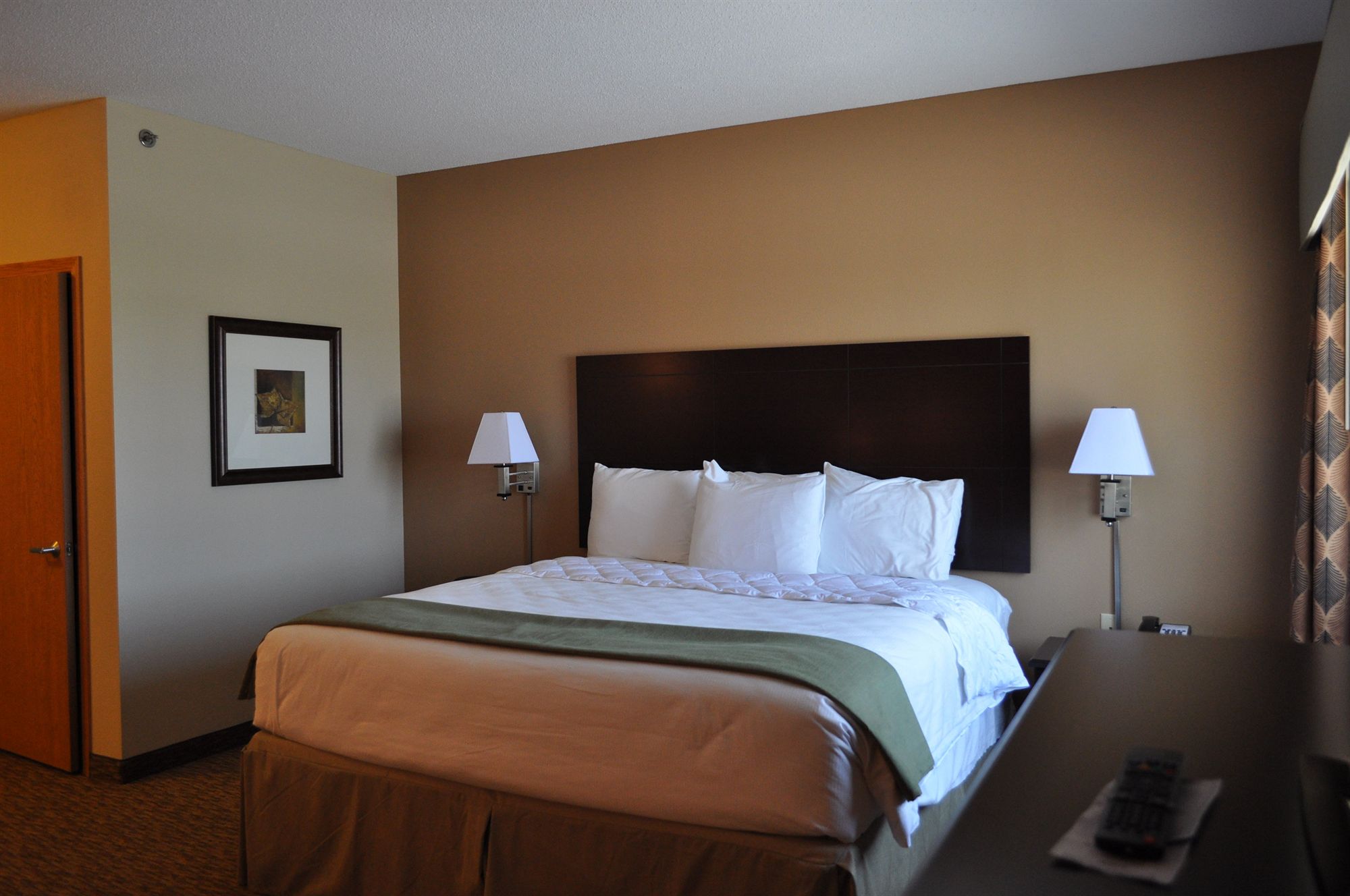 Фото Rock Island Inn & Suites