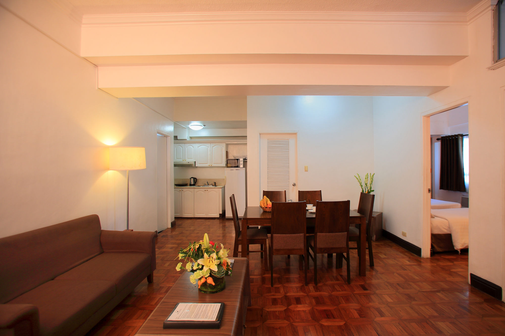 Фото Bsa Suites Makati