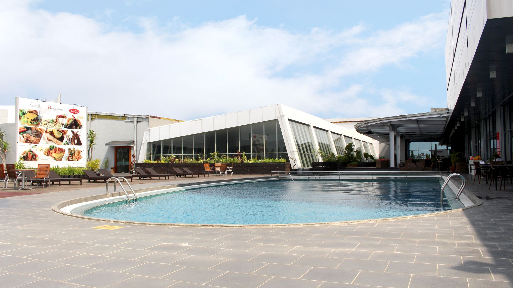 Фото Swiss-Belhotel Cirebon