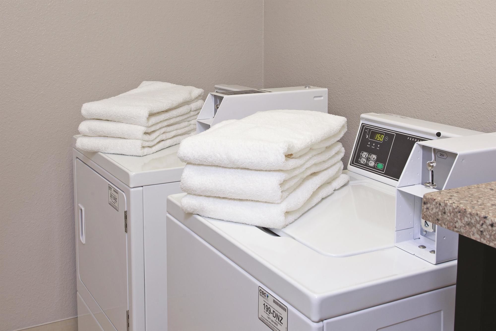 Фото La Quinta Inn & Suites by Wyndham Pomona