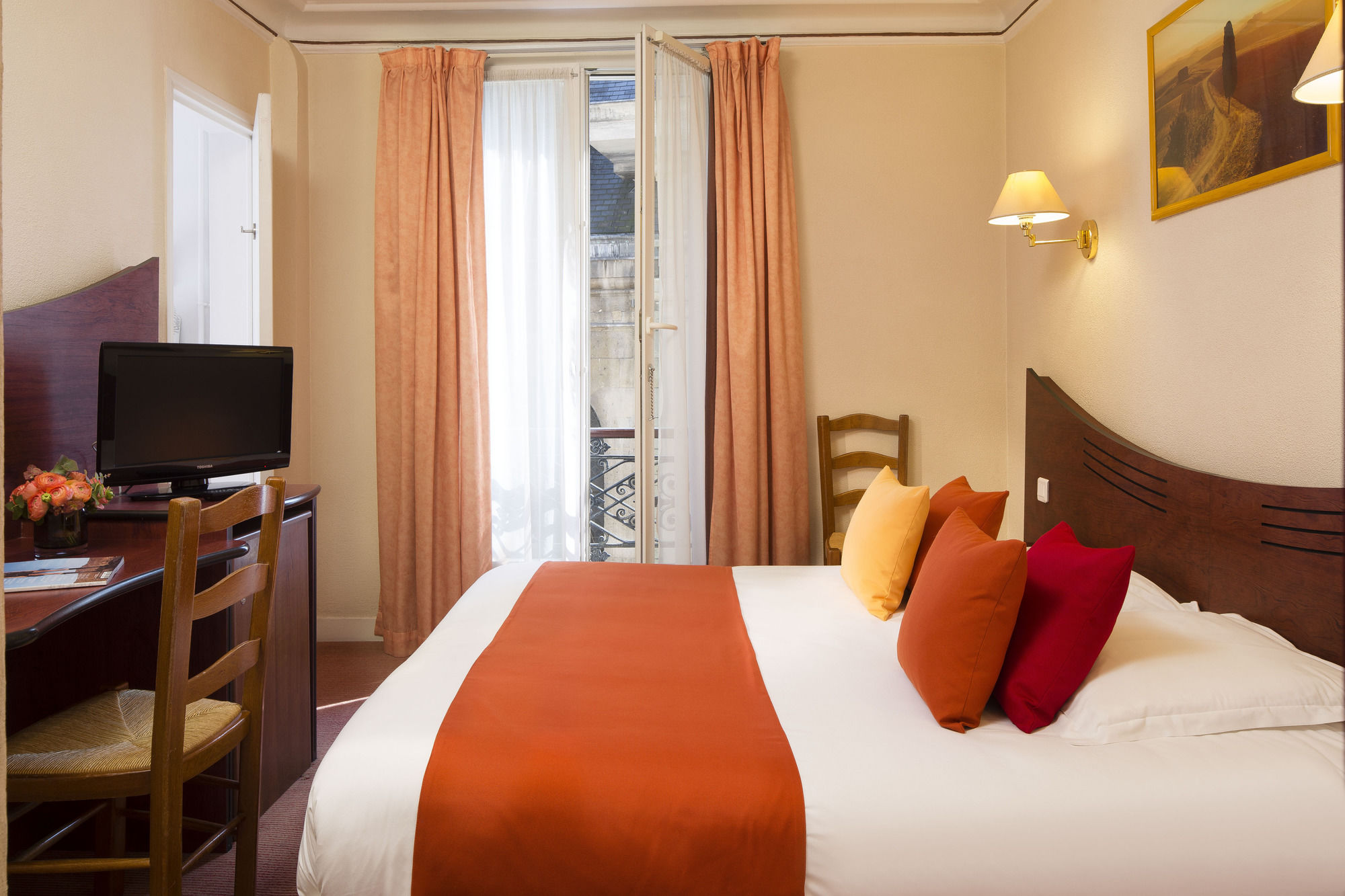 Фото Hôtel Londres Saint Honoré