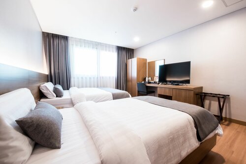 Гостиница Silla Boutique Hotel Premium в Кенджу