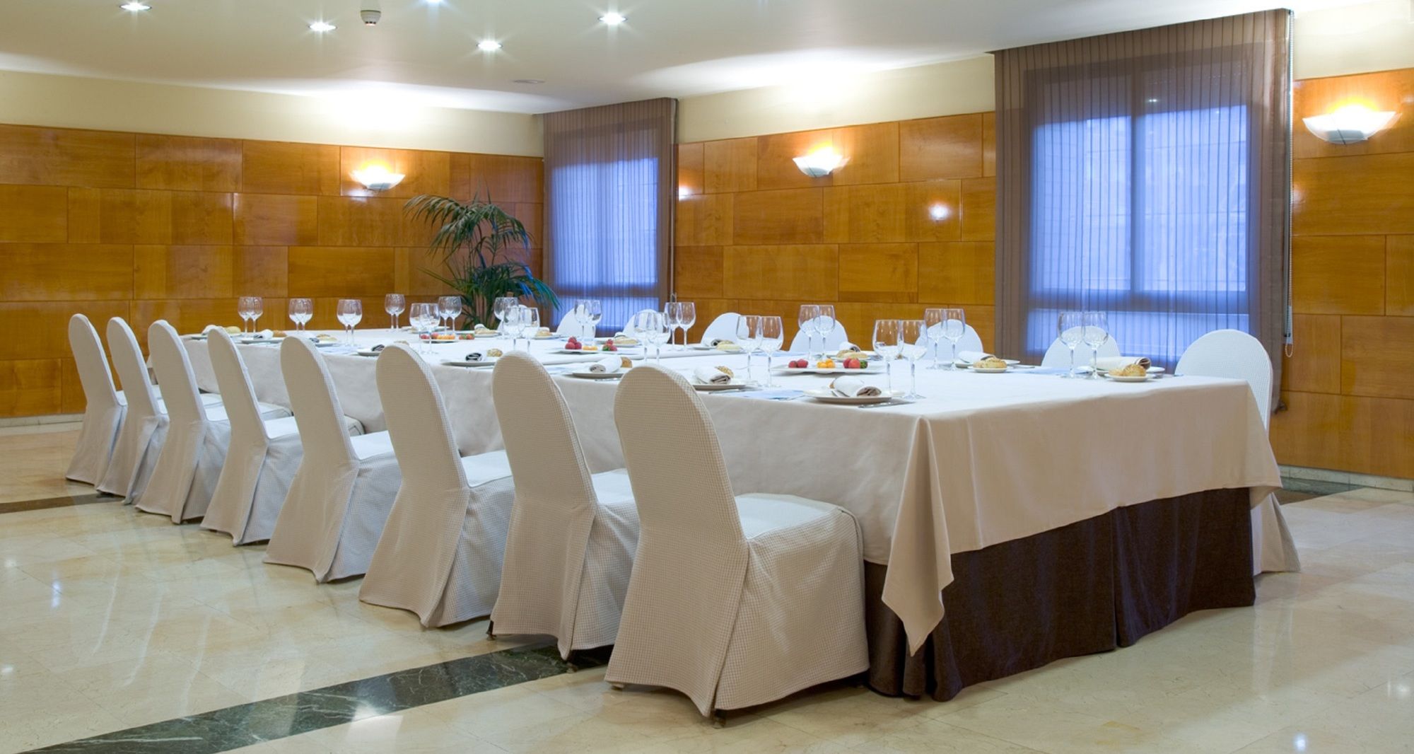 Фото Nh Lleida Pirineos