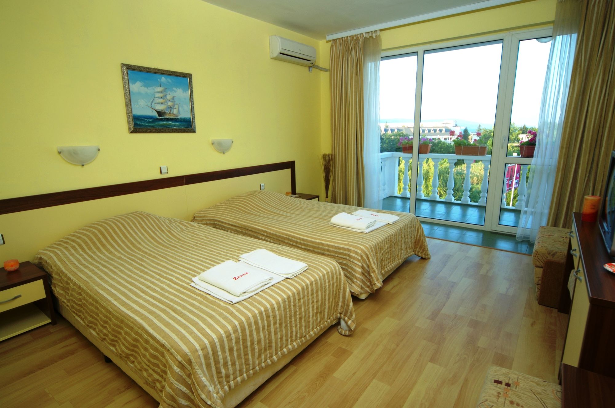 Фото Hotel Zaara